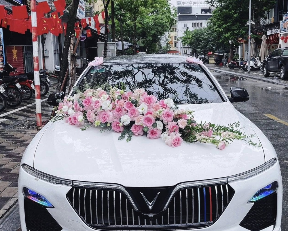 30+ Mẫu hoa xe cưới đẹp, đơn giản, sang trọng cho ngày cưới 23 hoa xe cưới