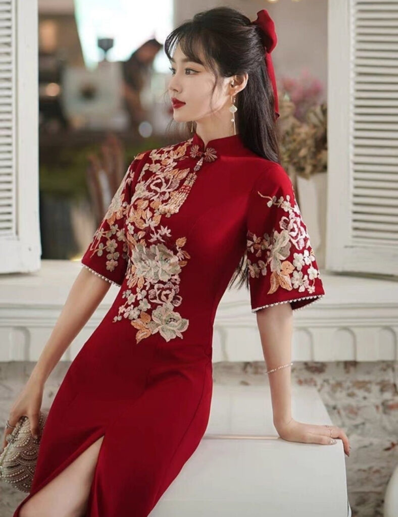 10+ Kiểu sườn xám cô dâu đẹp, sang trọng, xu hướng mới nhất 4 Mẫu sườn xám tay dài cô dâu