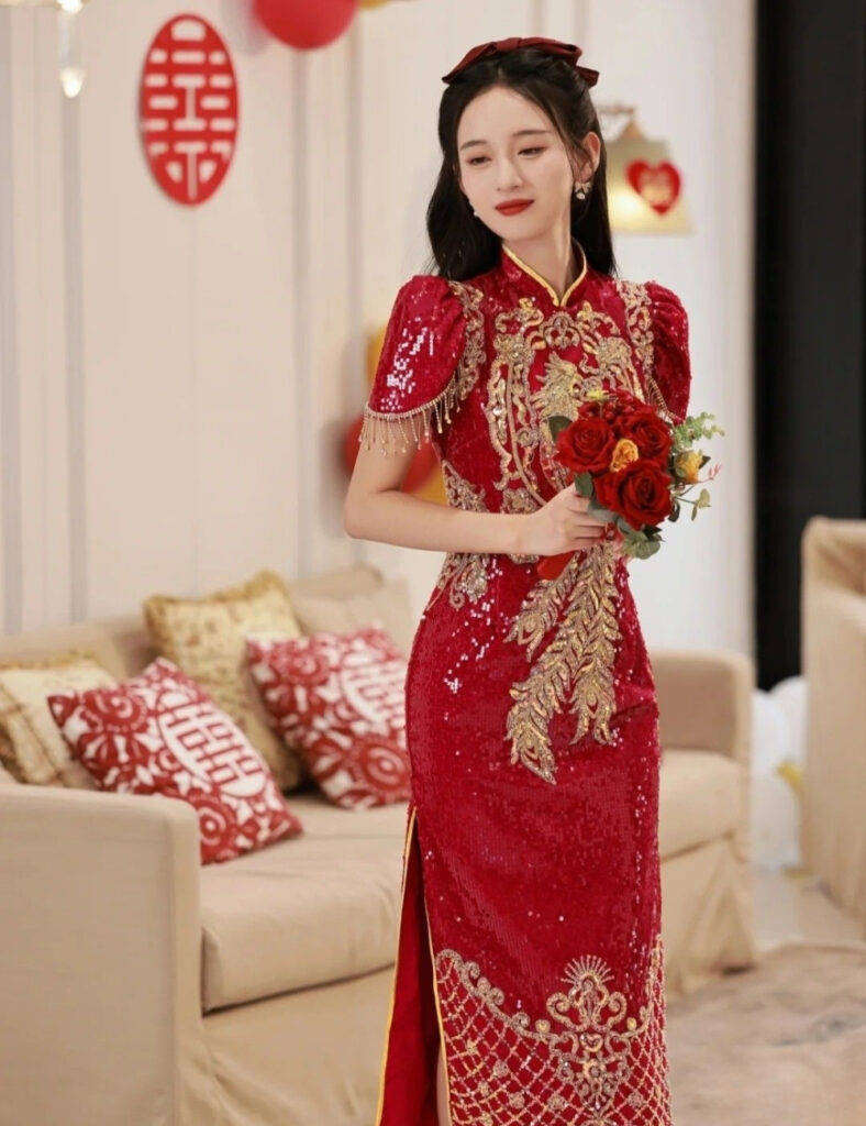 10+ Kiểu sườn xám cô dâu đẹp, sang trọng, xu hướng mới nhất 3 Sườn xám cô dâu hiện đại