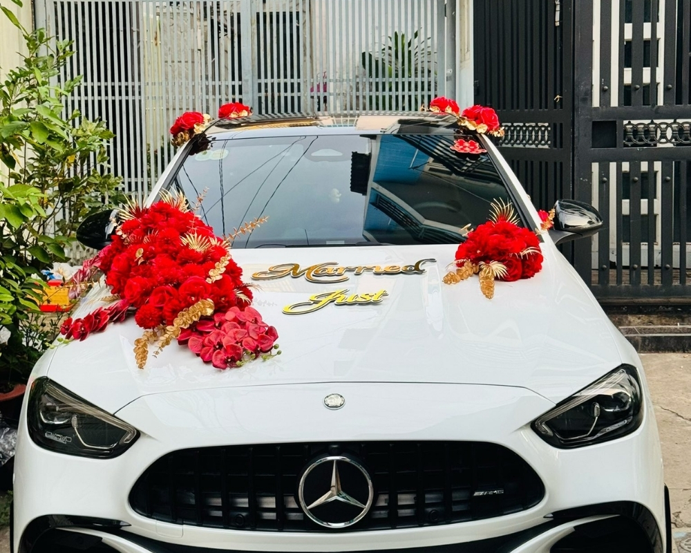 30+ Mẫu hoa xe cưới đẹp, đơn giản, sang trọng cho ngày cưới 14 hoa xe cưới