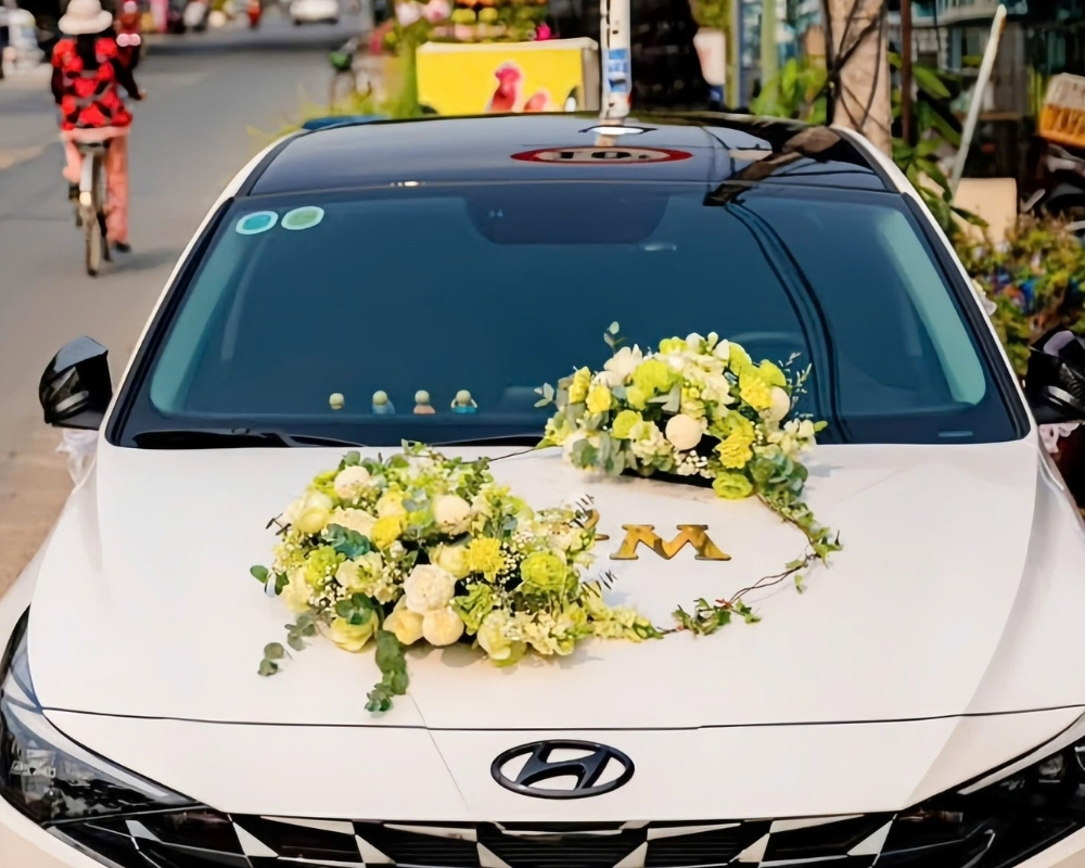 30+ Mẫu hoa xe cưới đẹp, đơn giản, sang trọng cho ngày cưới 13 hoa xe cưới