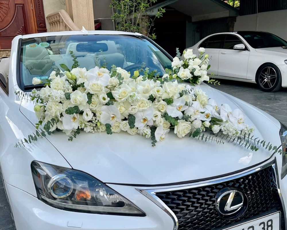 30+ Mẫu hoa xe cưới đẹp, đơn giản, sang trọng cho ngày cưới 17 hoa xe cưới