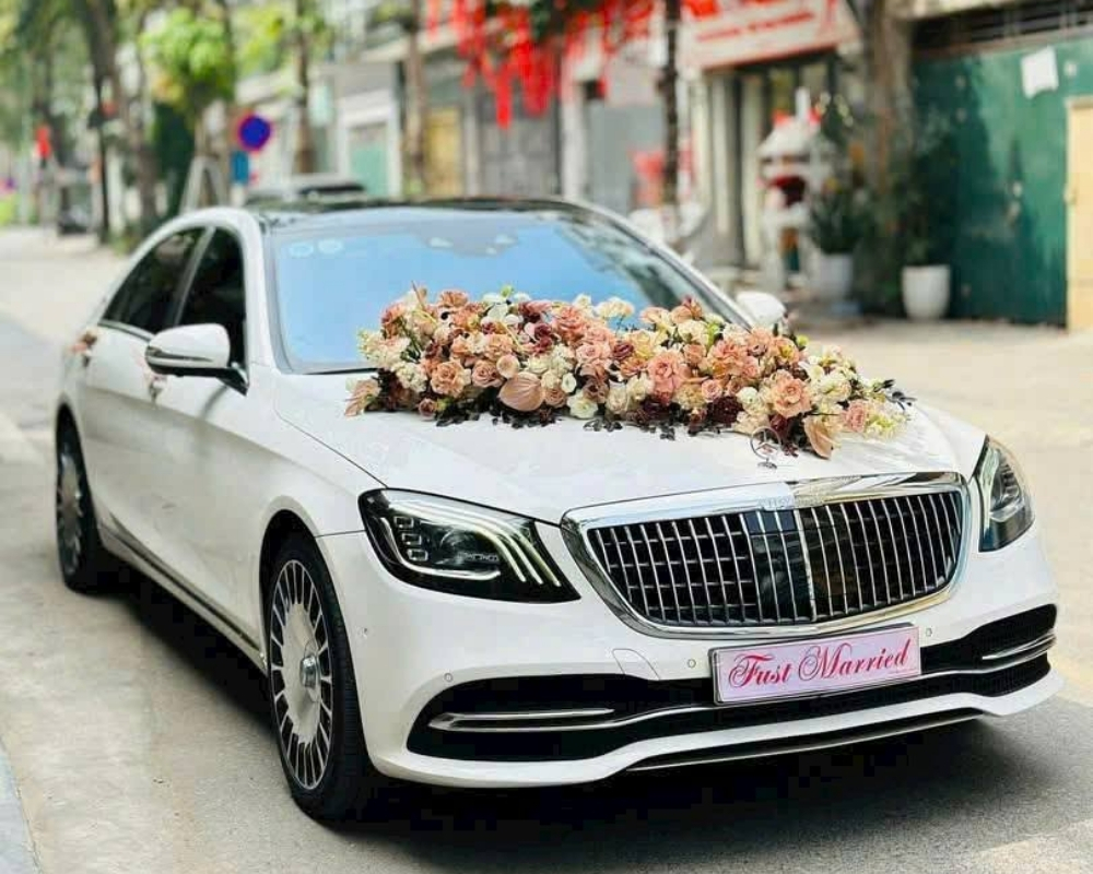 30+ Mẫu hoa xe cưới đẹp, đơn giản, sang trọng cho ngày cưới 18 hoa xe cưới