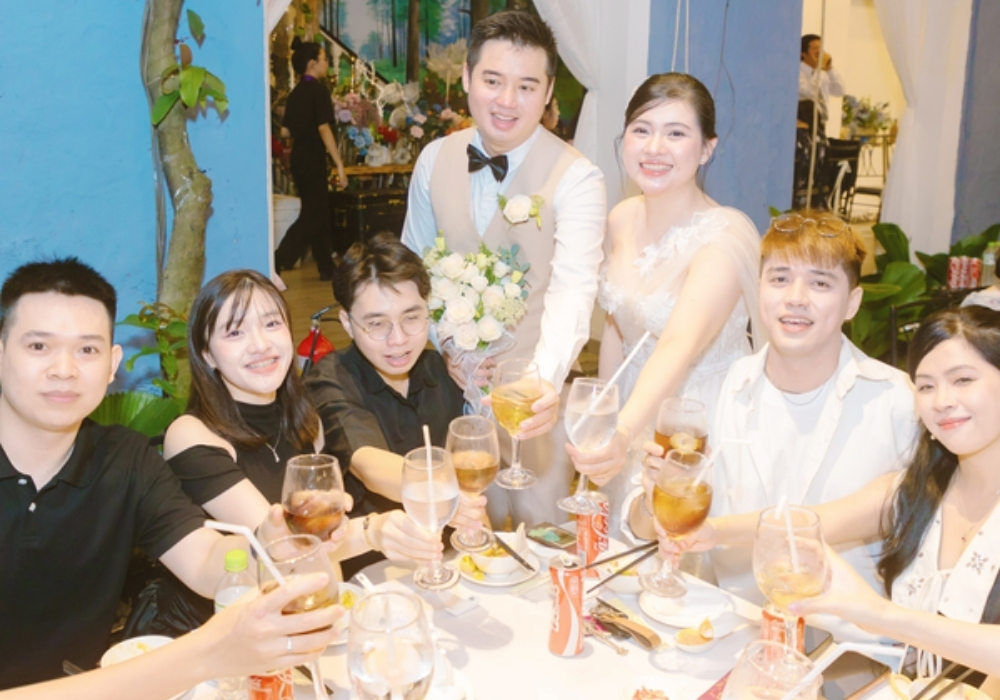 Hướng dẫn cách mời rượu đám cưới khéo, lịch sự và tinh tế 2 Vì sao cần biết cách mời rượu đám cưới?