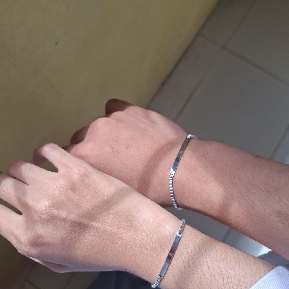 Vòng tay tình yêu cá tính trẻ trung