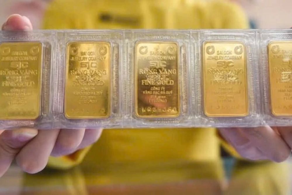 Có nên mua vàng lúc này khi giá vàng đang biến động ? 6 Chiến lược mua từng phần giúp giảm rủi ro khi nắm giữ vàng dài hạn.