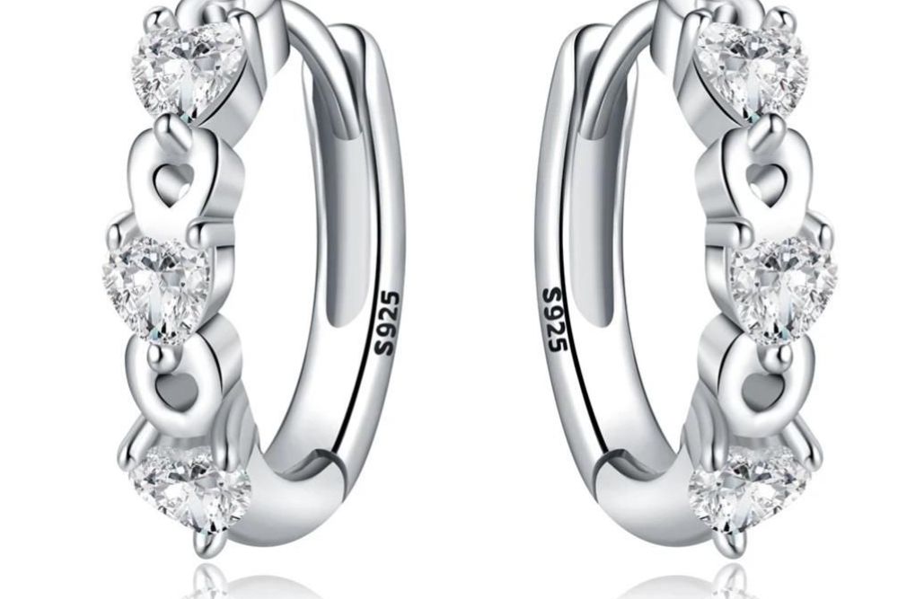 Cách nhận biết bạc thật chỉ trong 5 phút ai cũng làm được 2 Trang sức bạc 925 với ký hiệu “S925” được khắc rõ nét ở mặt trong sản phẩm