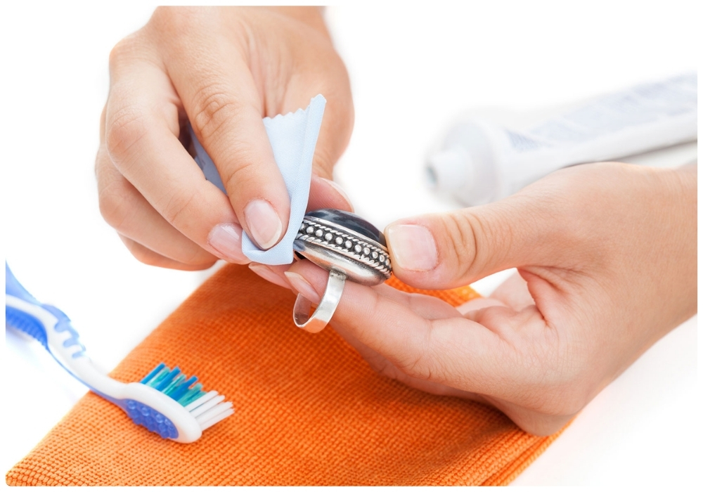 15+ Cách làm sáng bạc tại nhà đơn giản hiệu quả, nhanh chóng 9 Những lưu ý khi làm sáng bạc tại nhà
