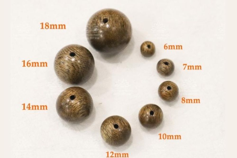 Vòng đeo tay 17 hạt có ý nghĩa gì? Giải mã phong thủy 8 Kích thước hạt phù hợp giúp vòng đeo tay cân đối và thoải mái khi sử dụng.