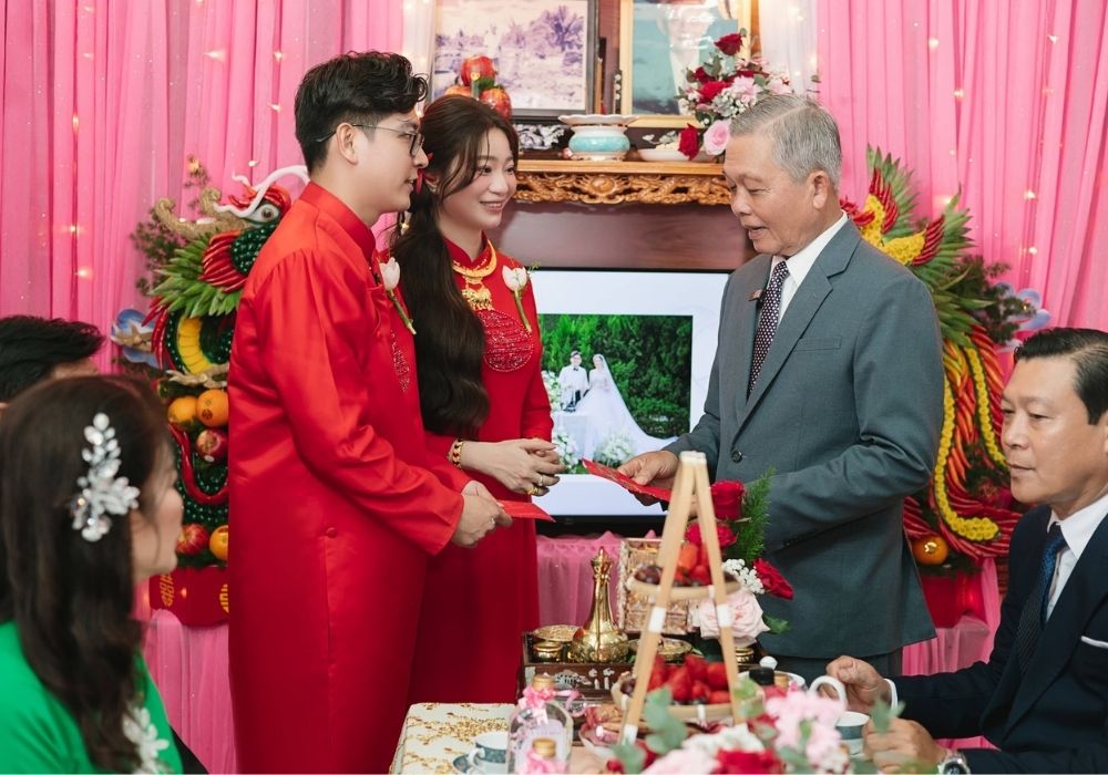 Lễ Tơ Hồng là gì? Ý nghĩa, nguồn gốc và nghi thức thực hiện 2 Lễ Tơ Hồng là gì?