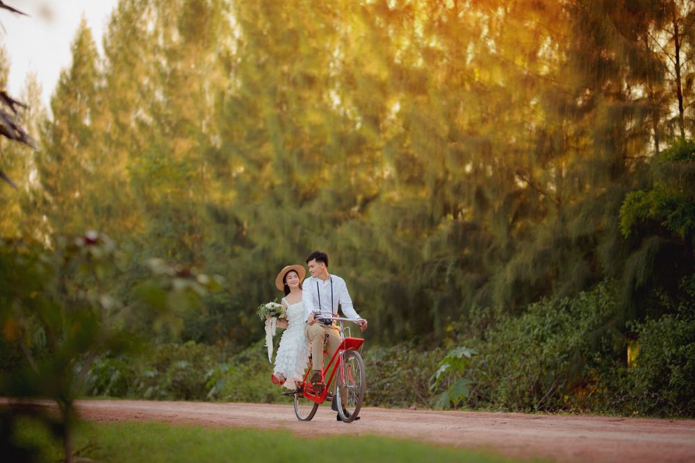 Kỉ niệm 1 năm ngày cưới tặng gì? 20+ món quà ý nghĩa 4 Một chuyến du lịch ngắn mang đến trải nghiệm mới và những khoảnh khắc đáng nhớ cho hai người.