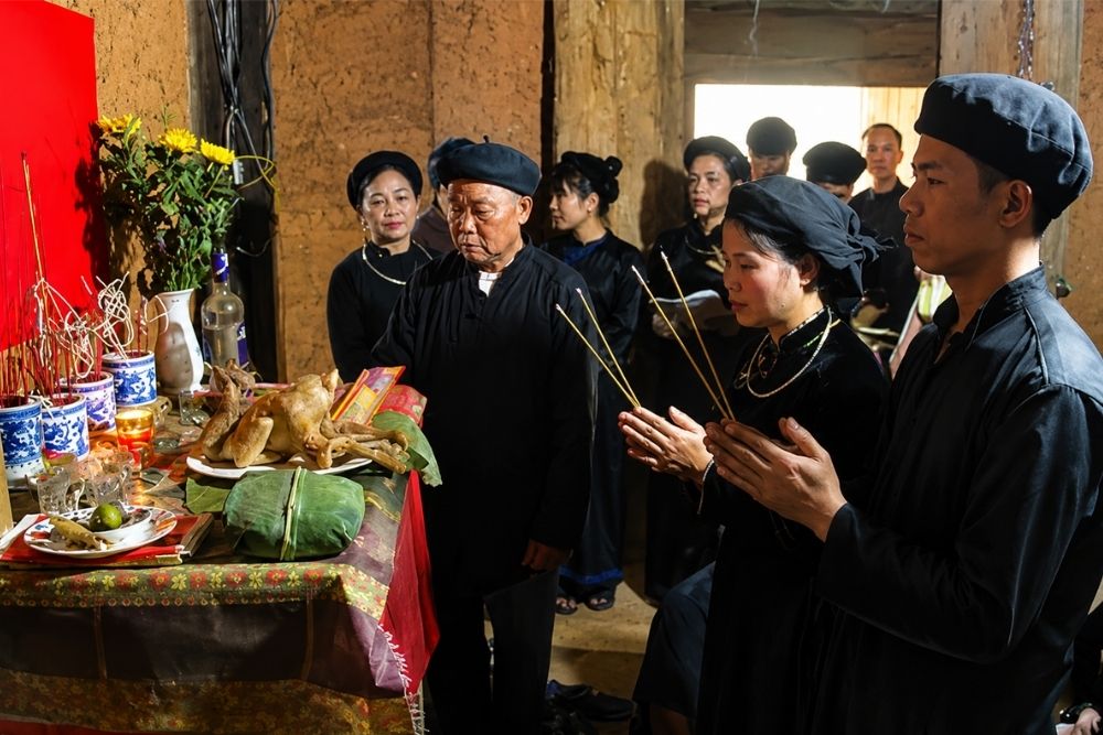 Phong tục cưới hỏi của người Tày: Nghi lễ và nét đẹp văn hóa 5 Lễ Kin Lẩu là nghi thức trọng đại trong đám cưới truyền thống của người Tày.