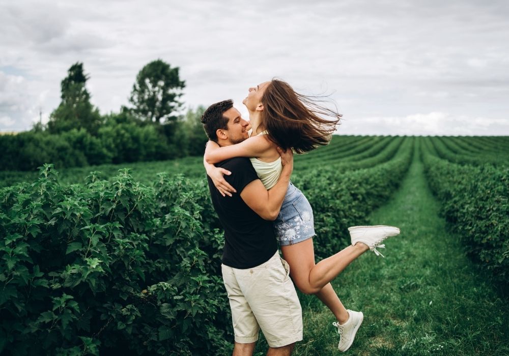 Cách viết nhật ký cho người yêu đầy chân thành, lãng mạn 6 Những điều người ấy làm cho bạn hạnh phúc